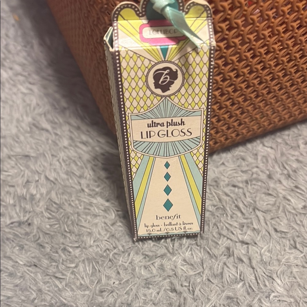 Benefit Ultra Plush Lip Gloss